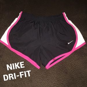 NIKE DRI-FIT ATHLETIC SHORTS👟
